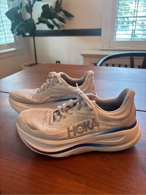 Hoka Women's Bondi 9 Running Shoes with Blue and Purple Trim size 6